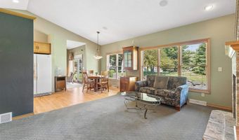 3831 N WAYSIDE Ln, Appleton, WI 54913