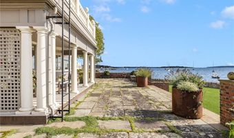 221 Hope St 2, Bristol, RI 02809