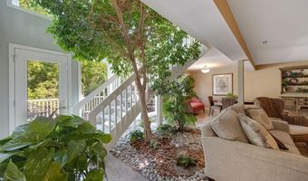 1112 Oak Borough Dr, Ballwin, MO 63021