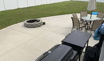 25 Damato Way, Agawam, MA 01001