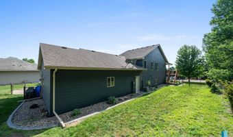 212 N Fairway Dr, Brandon, SD 57005