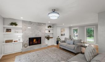 4163 Glen Meadow Dr, Peachtree Corners, GA 30092