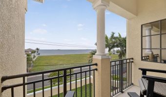 6408 MAYRA SHORES Ln, Apollo Beach, FL 33572