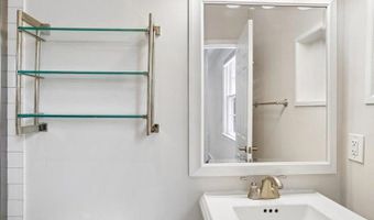3217 SUTTON Pl NW A, Washington, DC 20016