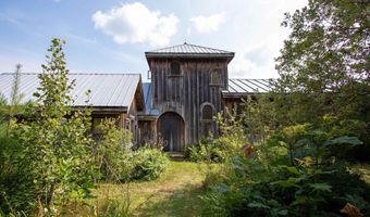 859 Whitehill Rd, Barnet, VT 05821