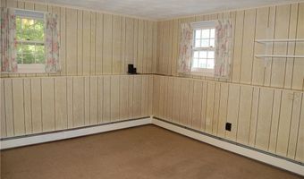 109 Suffolk Dr, North Kingstown, RI 02852