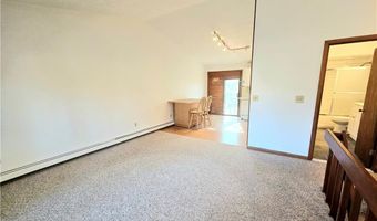 3 Lakeview Dr, Narragansett, RI 02882
