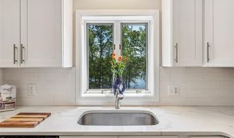 11 Noto Dr, North Providence, RI 02904