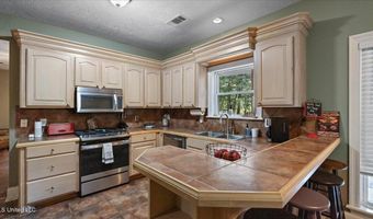 161 Goshen Springs Ln, Brandon, MS 39047