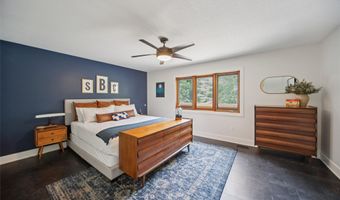 3016 Fox Hollow Cir, Des Moines, IA 50321