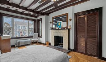 49 Arnold St, East Providence, RI 02915