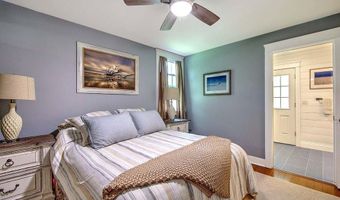 46 Channing Rd, Narragansett, RI 02882