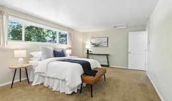 15025 NW Oak Hills Dr, Beaverton, OR 97006