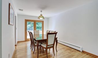 29 Thomsen Dr, Airmont, NY 10952