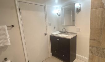 2723 FARNSWORTH Dr, Alexandria, VA 22303