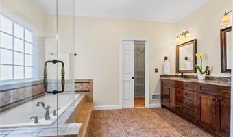 1605 Spinnaker Dr, Alpharetta, GA 30005