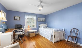 37 Seaview Ave, Branford, CT 06405