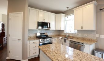 197 E Old Mill Trl, Antioch, IL 60002