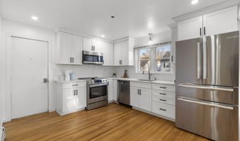 948 Wayne St, Bridgeport, CT 06606