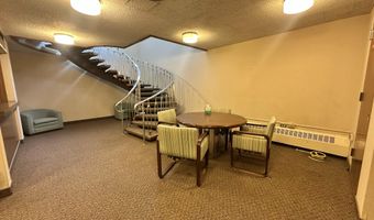 320 S 1st St, Aberdeen, SD 57401