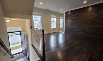 12 Putnam Ln, Danbury, CT 06810