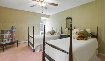 35 Shaw Dr, Bedford, NH 03110