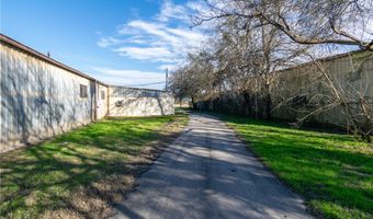 1303 S Falfurrias Hwy, Alice, TX 78332