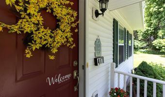 417 Helderview Dr, Altamont, NY 12009
