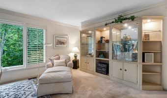 436 Shadowridge Ct, Ballwin, MO 63011