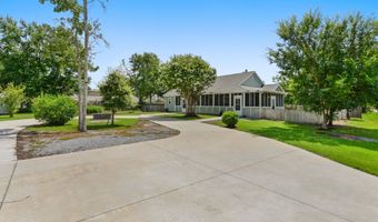 241 Bismark St, Bay St. Louis, MS 39520
