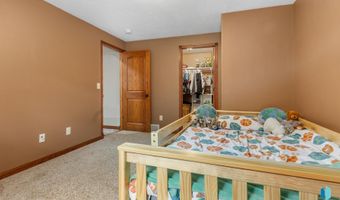 2413 E Trevino Ln, Brandon, SD 57005