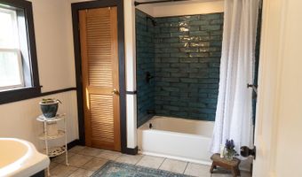 127 Swan Lake Ave, Belfast, ME 04915