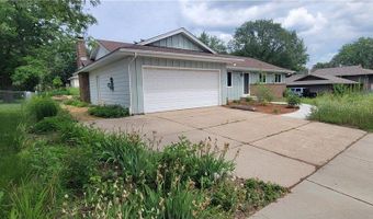 953 Redwood Dr, Apple Valley, MN 55124