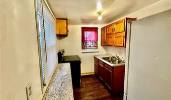 2541 Nesmith Lake Blvd, Akron, OH 44314