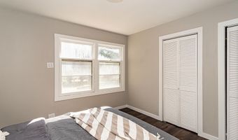 228 Hilltop Rd, Ames, IA 50014