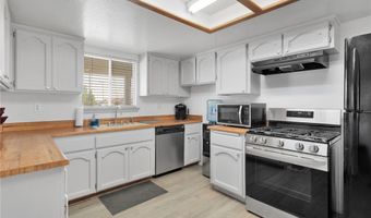 21111 Multnomah Rd, Apple Valley, CA 92308