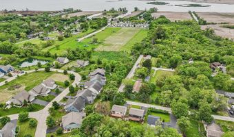 40511 N Minena St, Antioch, IL 60002