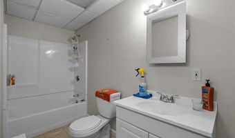 43 Pearl St, Lincoln, RI 02838