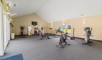 72 Montoya Dr 72, Branford, CT 06405