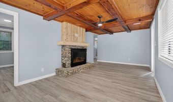 39 Spring Glen Rd, East Lyme, CT 06357