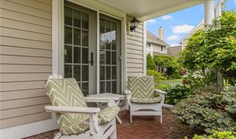 213 Corey Ln 213, Middletown, RI 02842