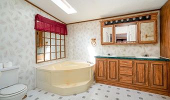 6 Joyce Ln, Raymond, NH 03077