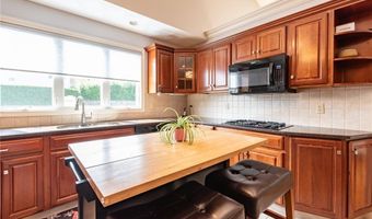 5 Sweet Corn Dr, Cranston, RI 02921