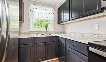 91 E Harold St, Bloomfield, CT 06002