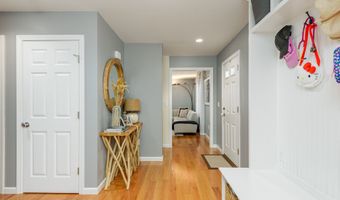 42 Chestnut St 11, Bethel, CT 06801