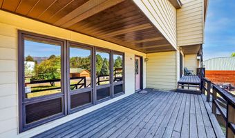 516 Skyline Dr, Cascade, ID 83611