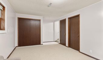 1304 Swanhill Dr, Albert Lea, MN 56007