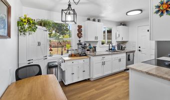 2681 D St, Springfield, OR 97477