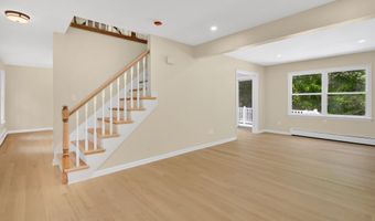 39 Briarwood Dr, Colchester, CT 06415