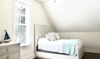 10 Hayek St, Beaufort, SC 29907